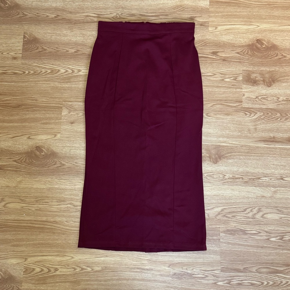 Laura Byrnes (Pinup Couture) Women’s Burgundy Pencil Skirt